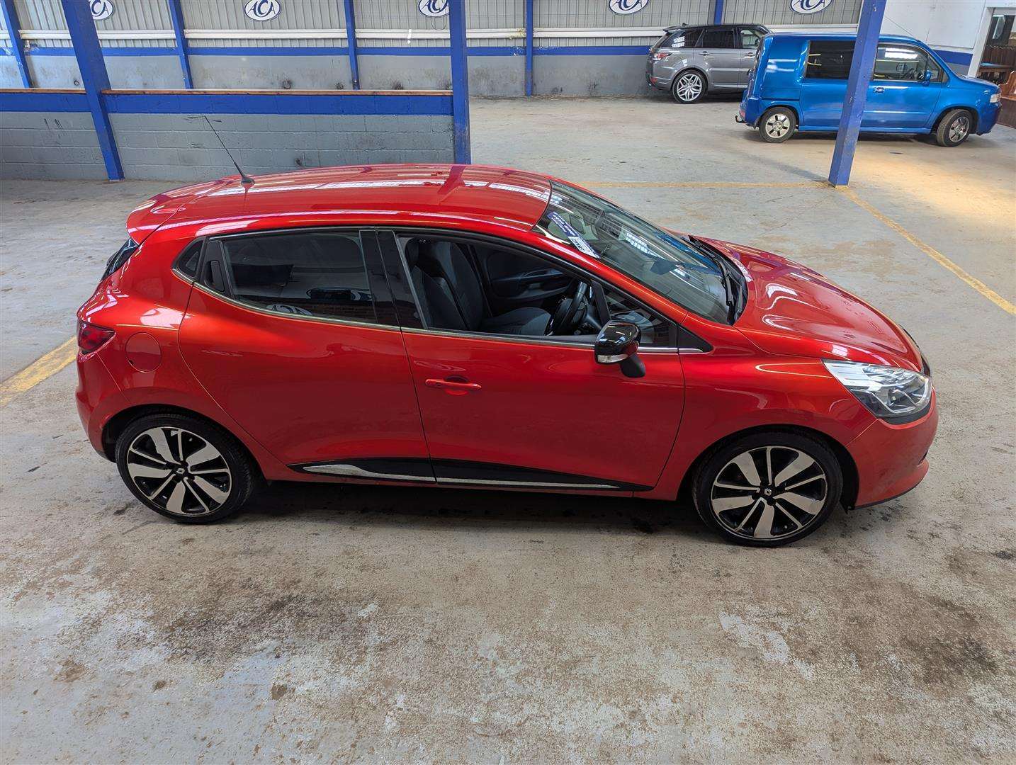 <p>2015 RENAULT CLIO DYNAMIQUE S NAV TCE</p>