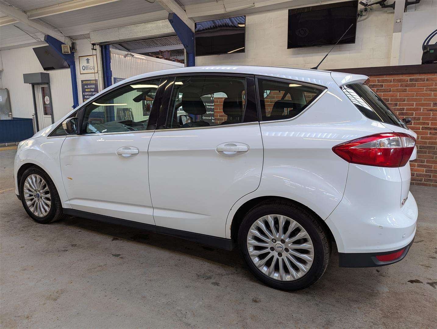 <p>2011 FORD C-MAX TITANIUM</p>