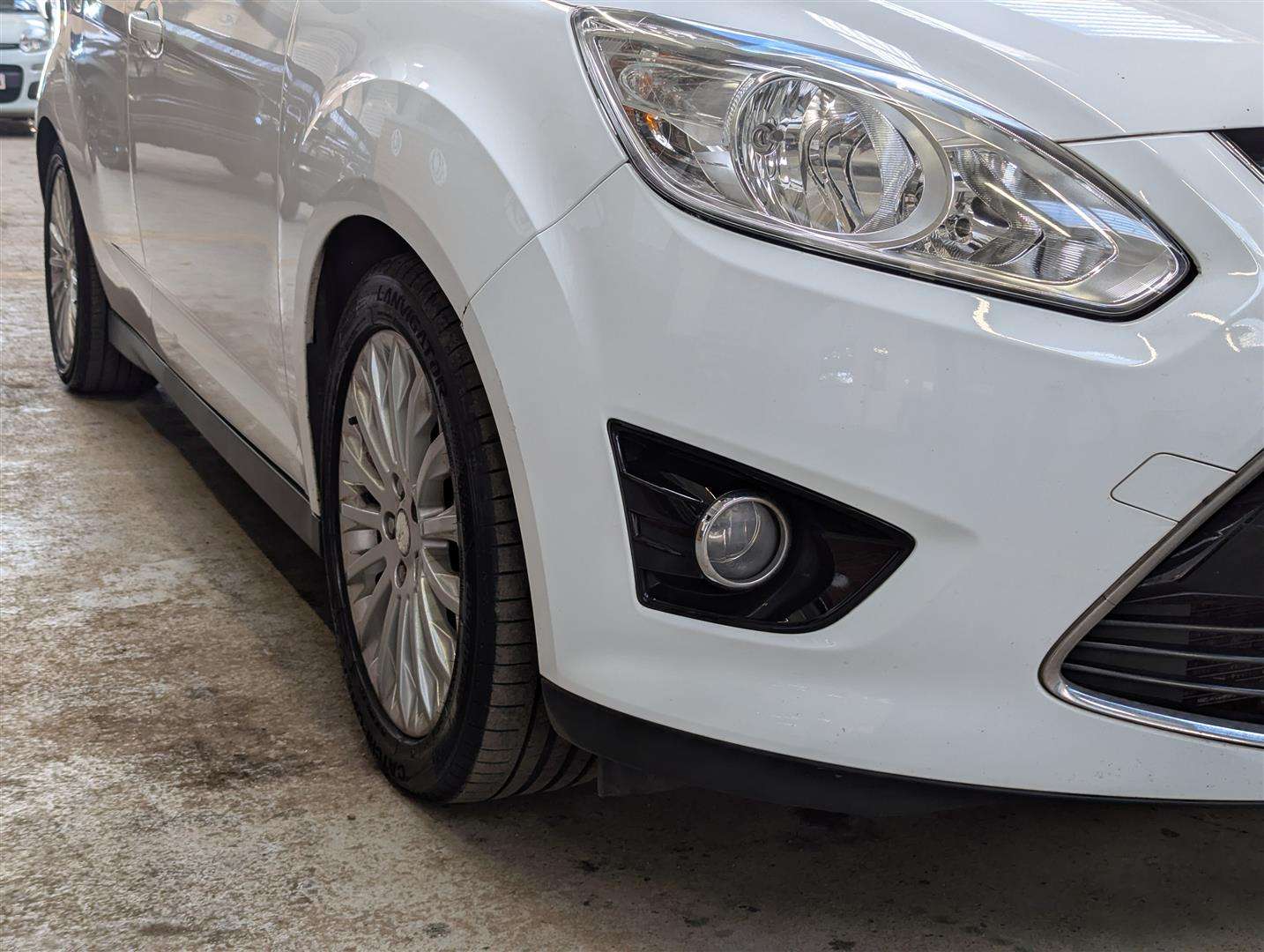 <p>2011 FORD C-MAX TITANIUM</p>