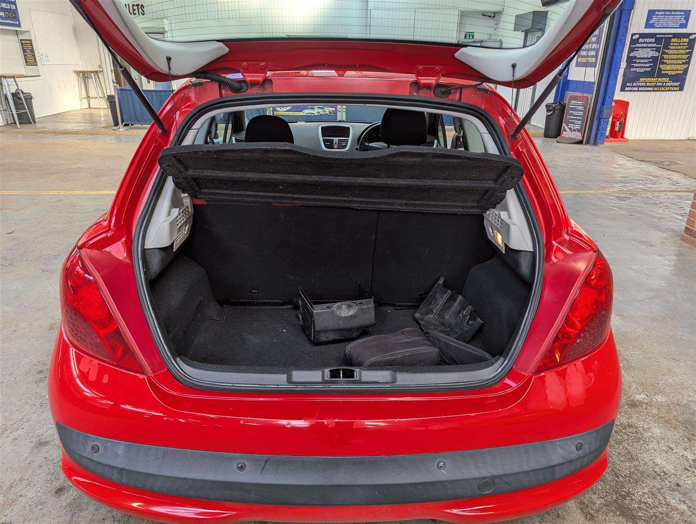 <p>2009 PEUGEOT 207 VERVE HDI 70</p>