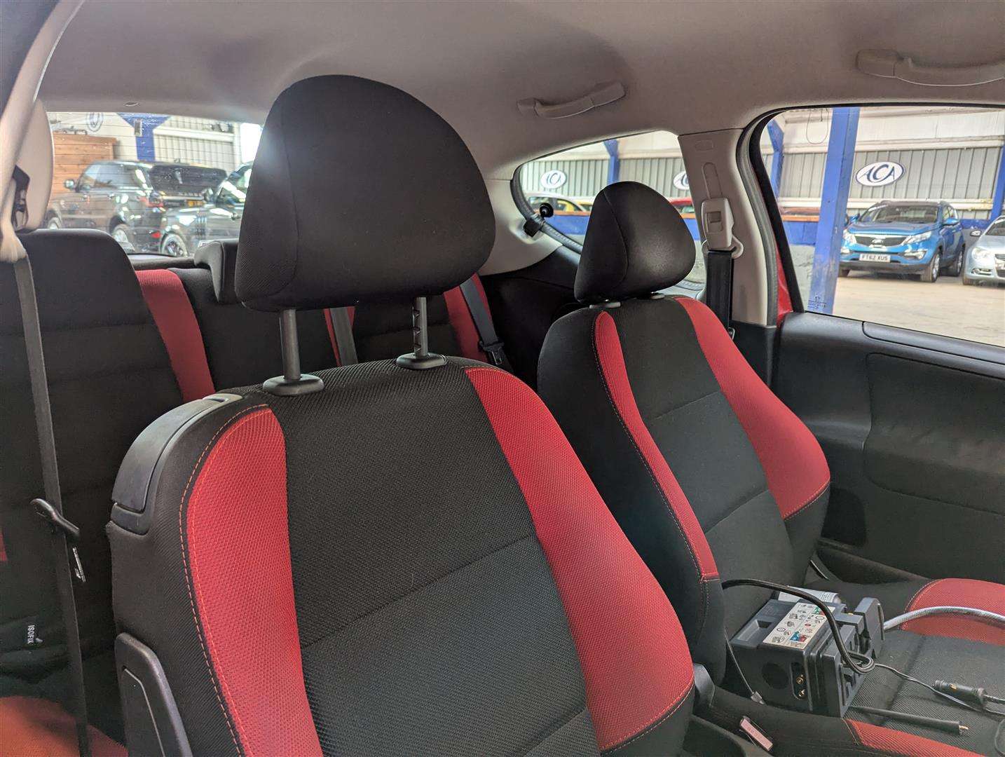 <p>2009 PEUGEOT 207 VERVE HDI 70</p>