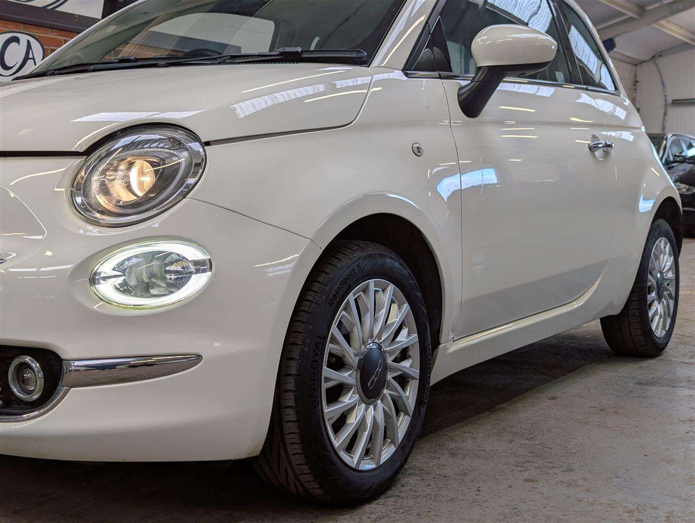 <p>2017 FIAT 500 LOUNGE</p>