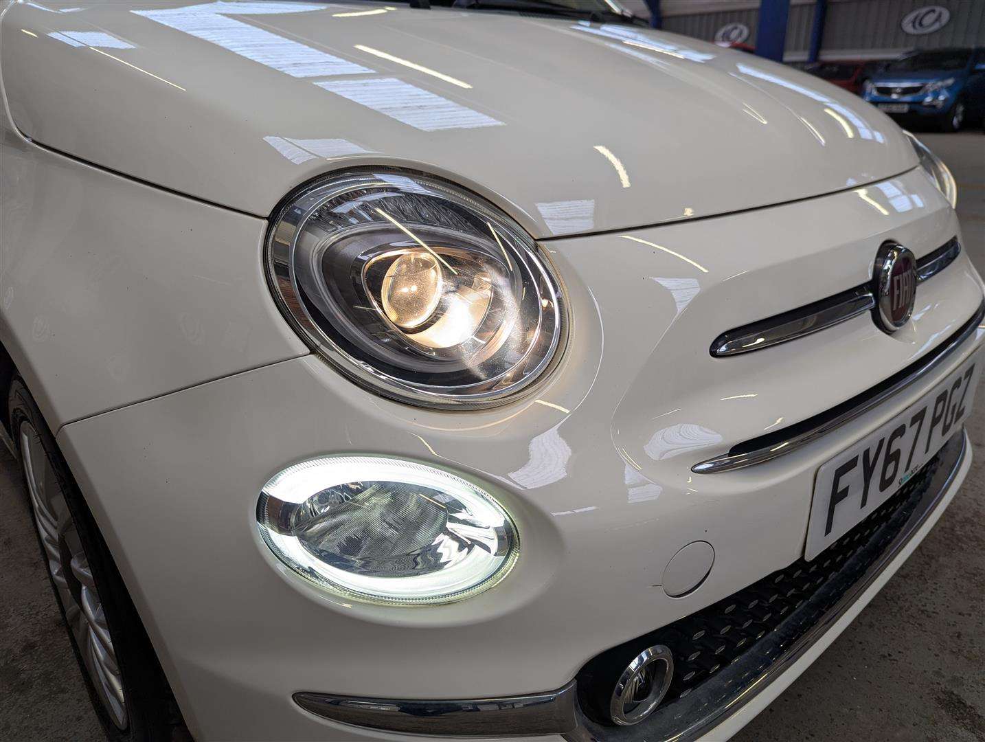 <p>2017 FIAT 500 LOUNGE</p>