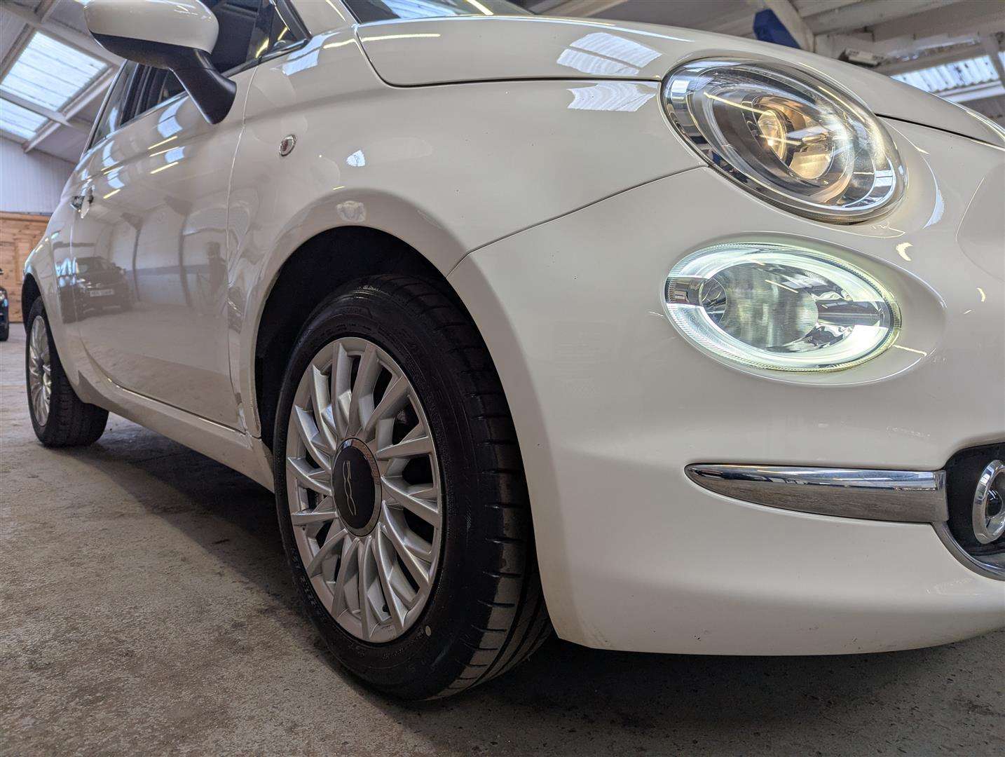 <p>2017 FIAT 500 LOUNGE</p>