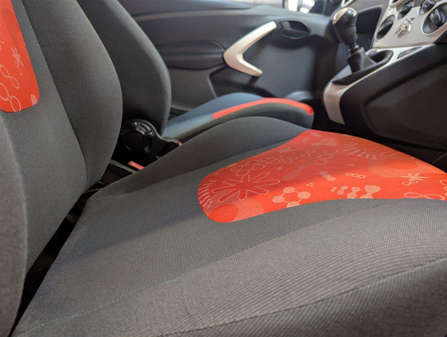 <p>2015 FORD KA EDGE</p>