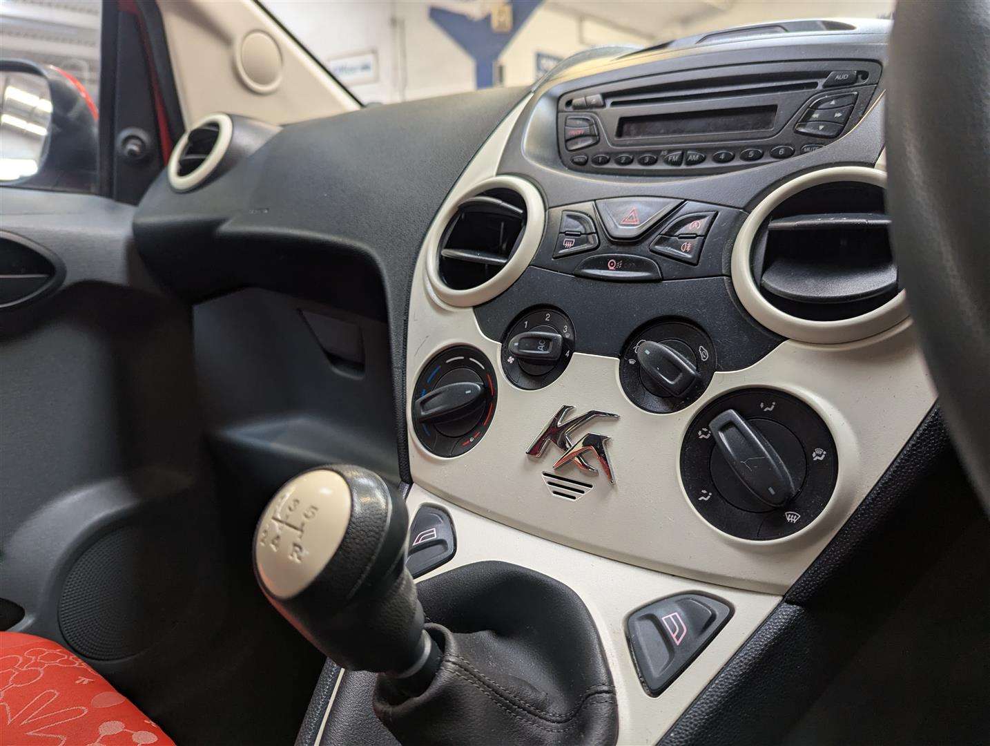 <p>2015 FORD KA EDGE</p>