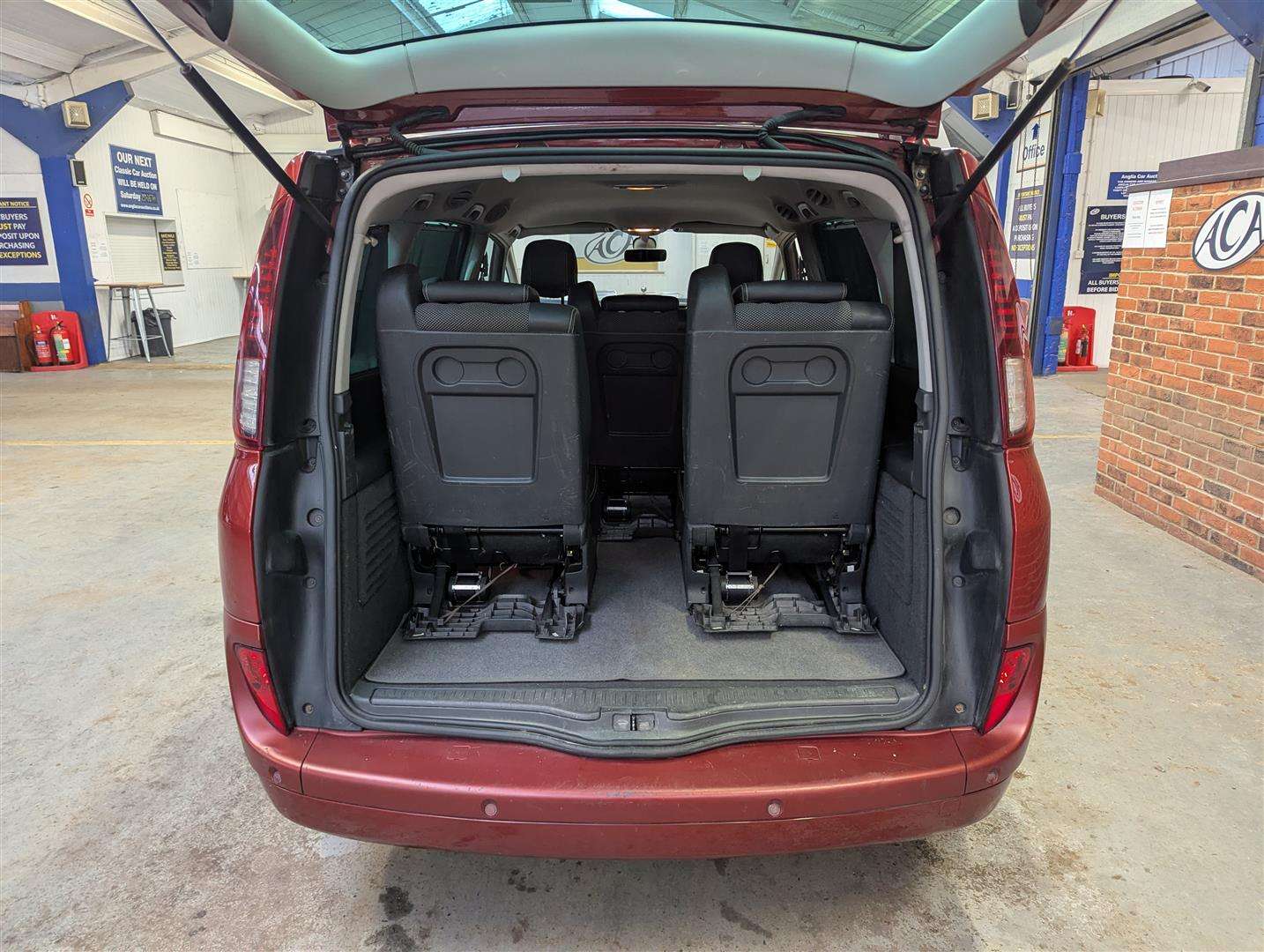 <p>2011 RENAULT GRAND ESPACE DYNAMIQUE T-</p>