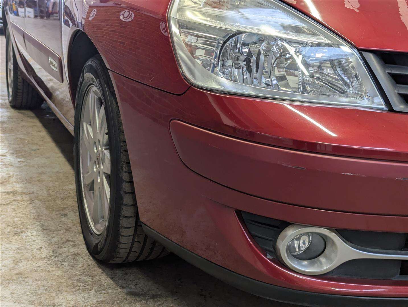 <p>2011 RENAULT GRAND ESPACE DYNAMIQUE T-</p>