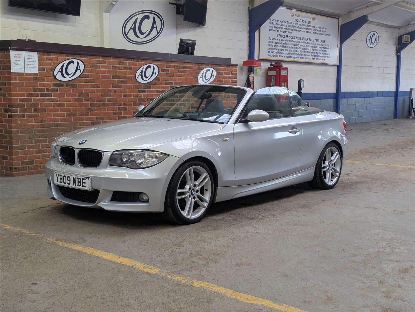 <p>2009 BMW 120I M SPORT</p>