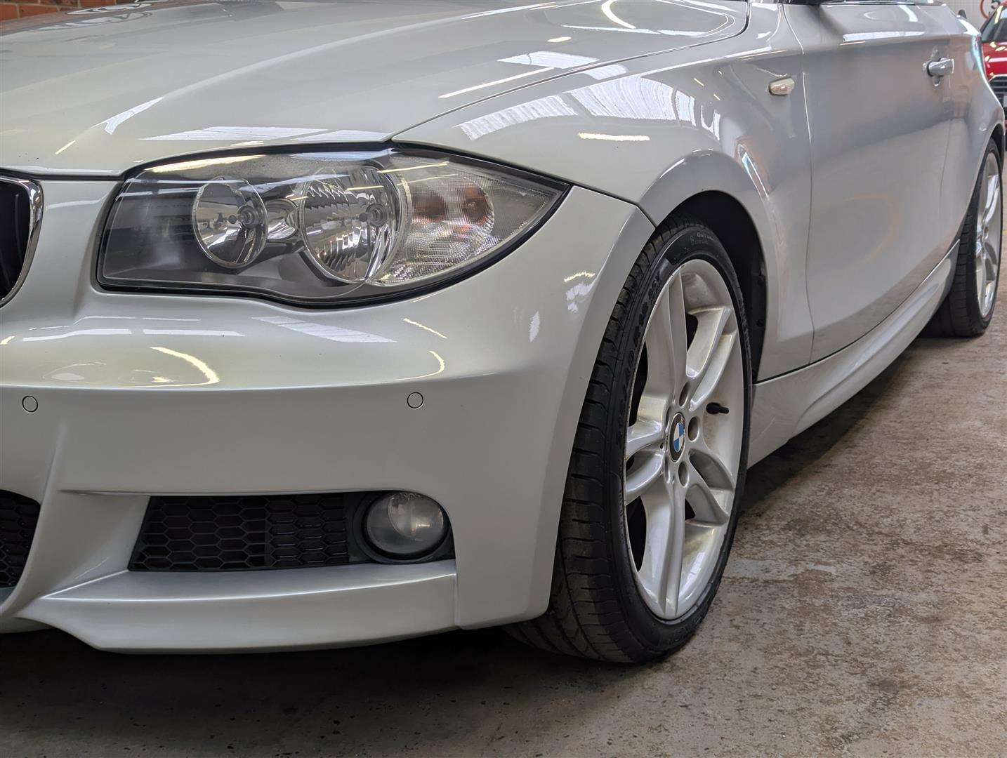 <p>2009 BMW 120I M SPORT</p>