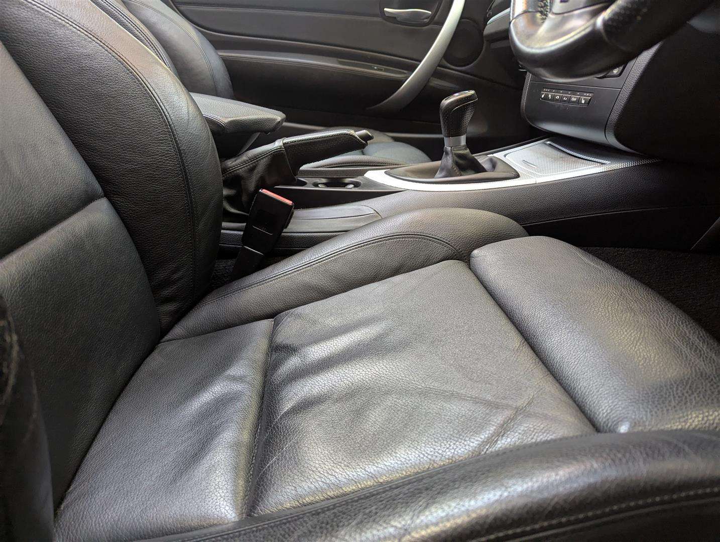 <p>2009 BMW 120I M SPORT</p>