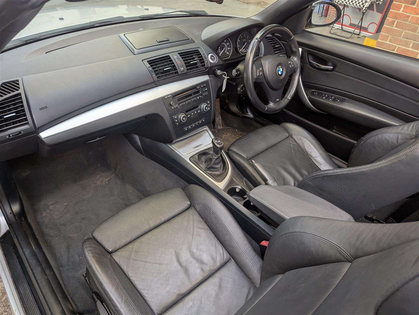 <p>2009 BMW 120I M SPORT</p>