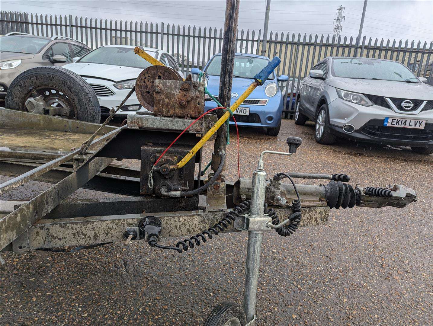 <p>CAR TRAILER</p>