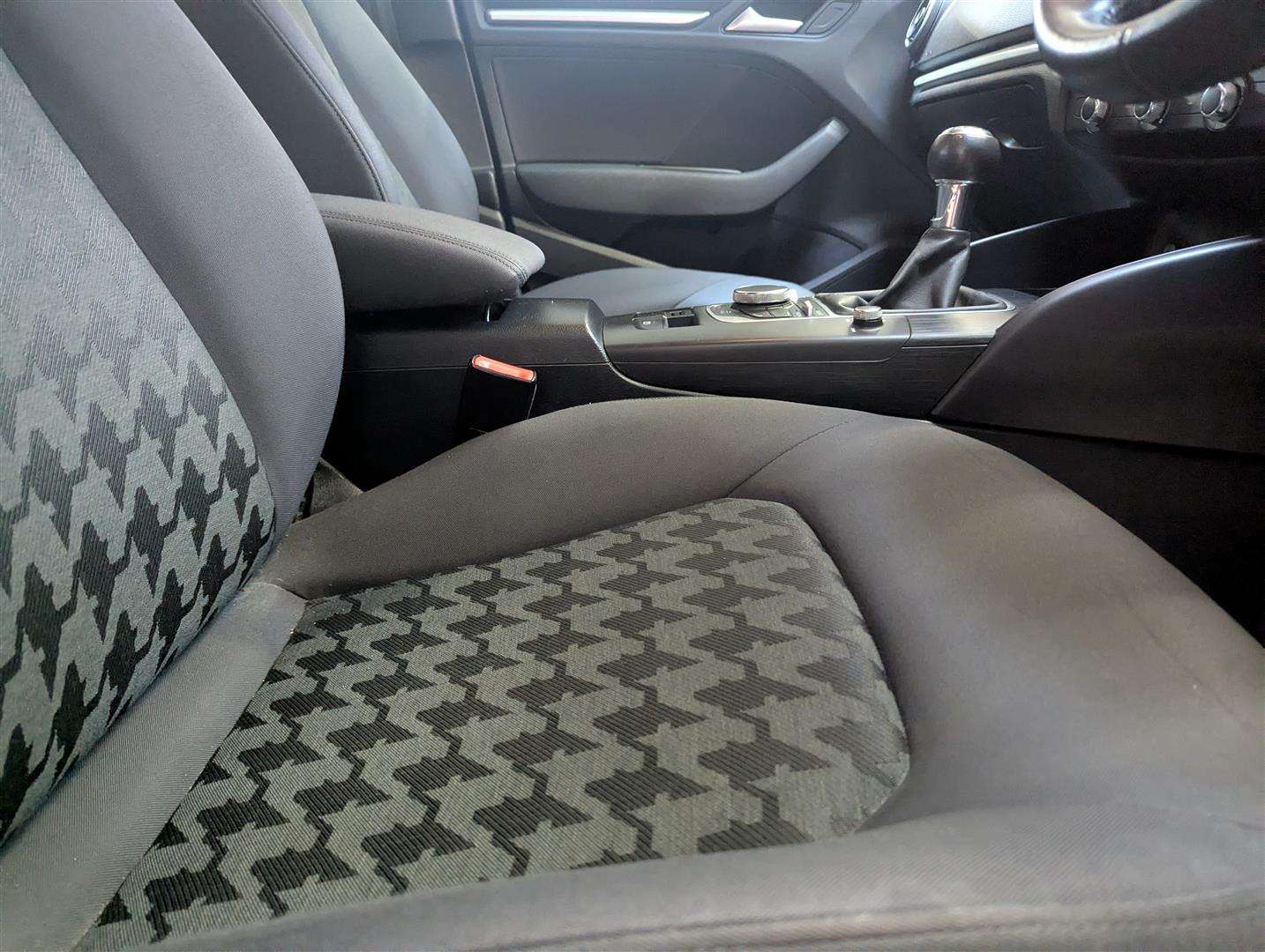 <p>2013 AUDI A3 SE TDI</p>