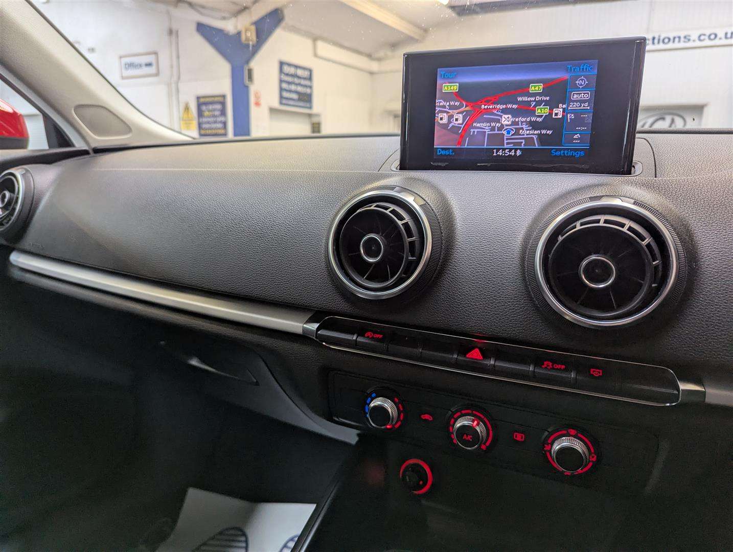 <p>2013 AUDI A3 SE TDI</p>