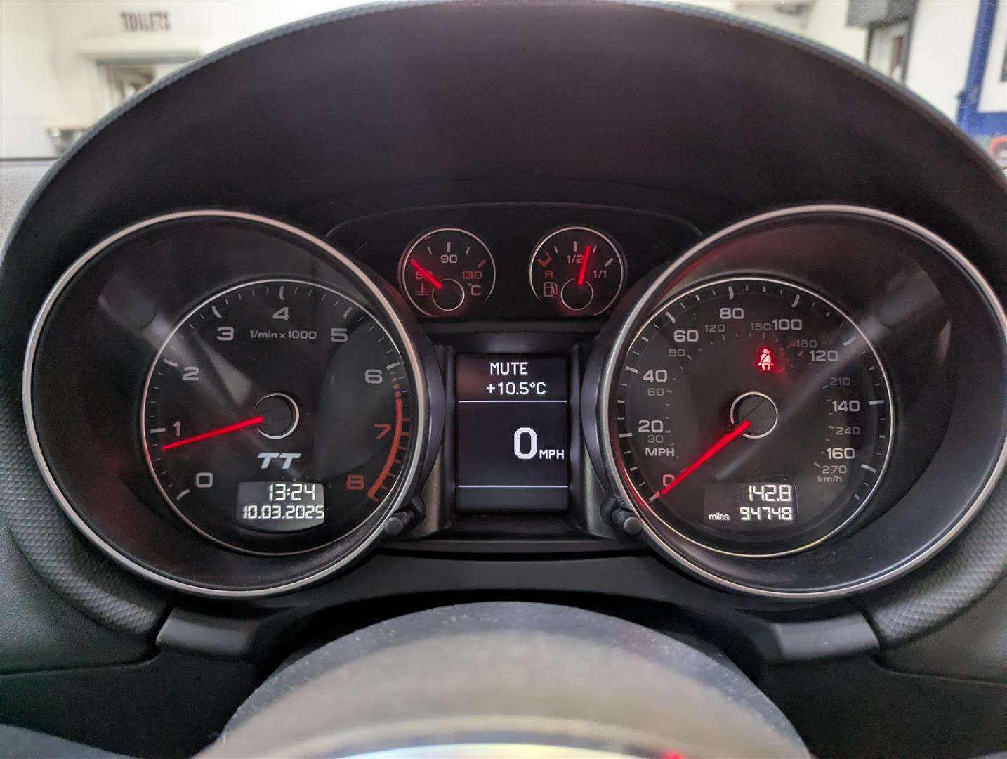 <p>2010 AUDI TT TFSI</p>