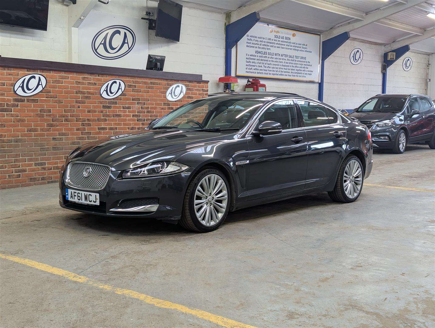 <p>2011 JAGUAR XF PREMIUM LUXURY D AUTO</p>
