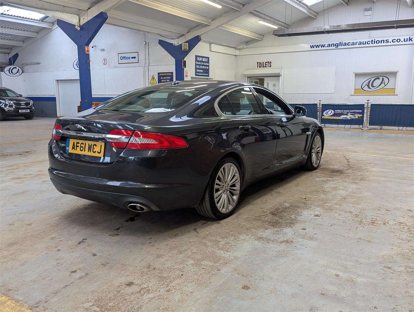 <p>2011 JAGUAR XF PREMIUM LUXURY D AUTO</p>
