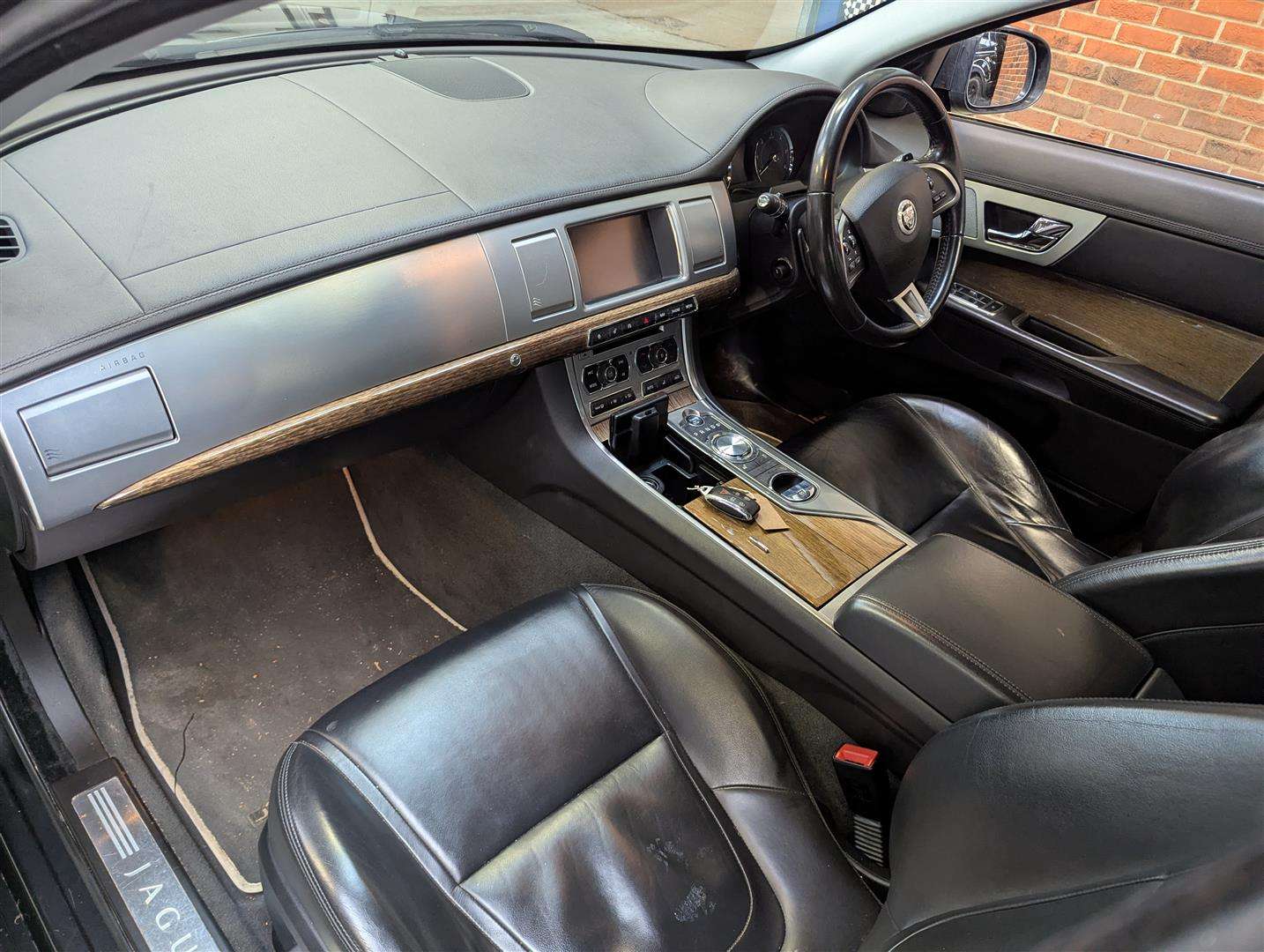 <p>2011 JAGUAR XF PREMIUM LUXURY D AUTO</p>