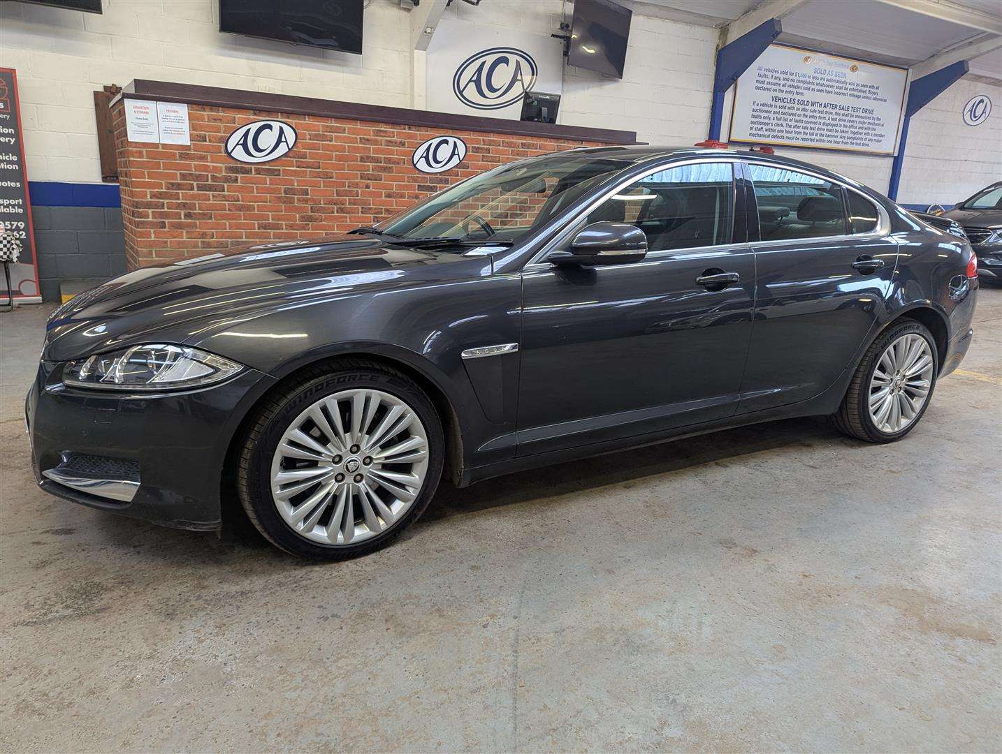 <p>2011 JAGUAR XF PREMIUM LUXURY D AUTO</p>