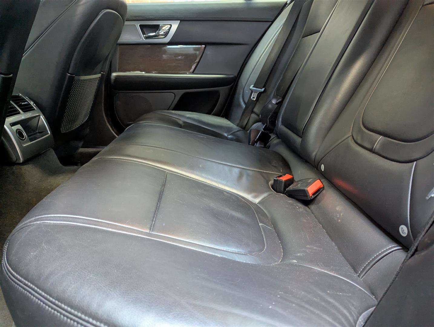 <p>2011 JAGUAR XF PREMIUM LUXURY D AUTO</p>