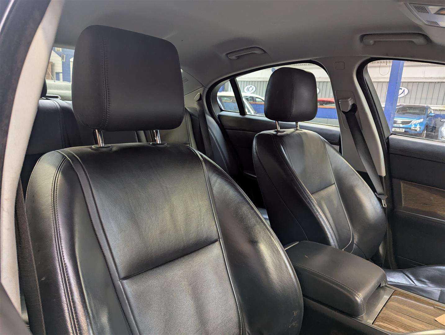 <p>2011 JAGUAR XF PREMIUM LUXURY D AUTO</p>