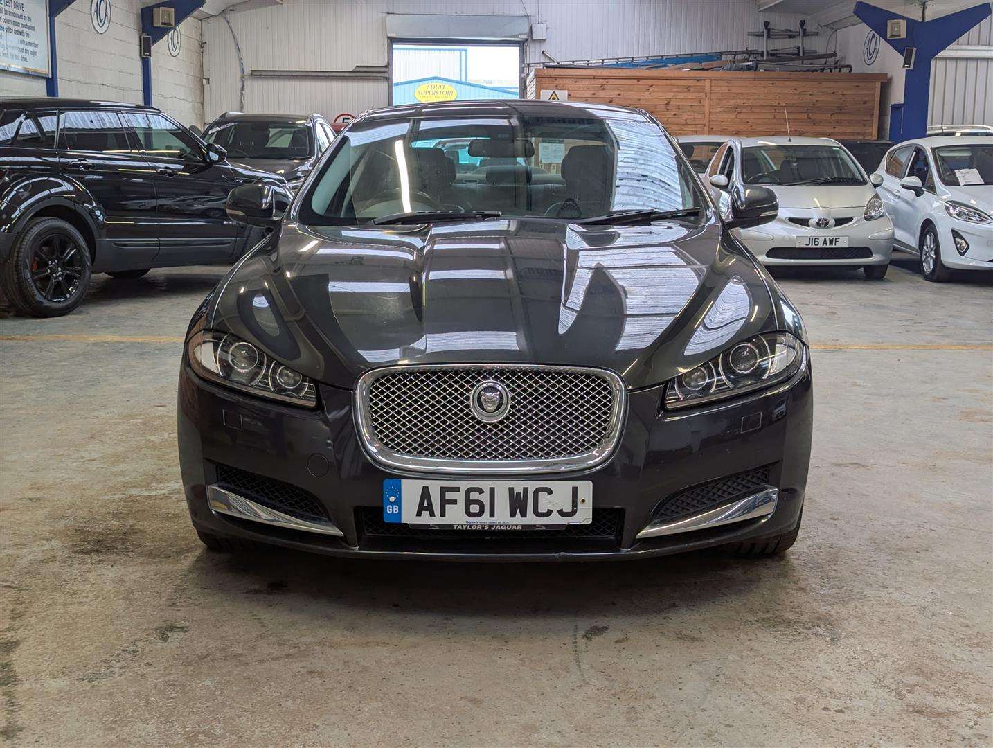<p>2011 JAGUAR XF PREMIUM LUXURY D AUTO</p>