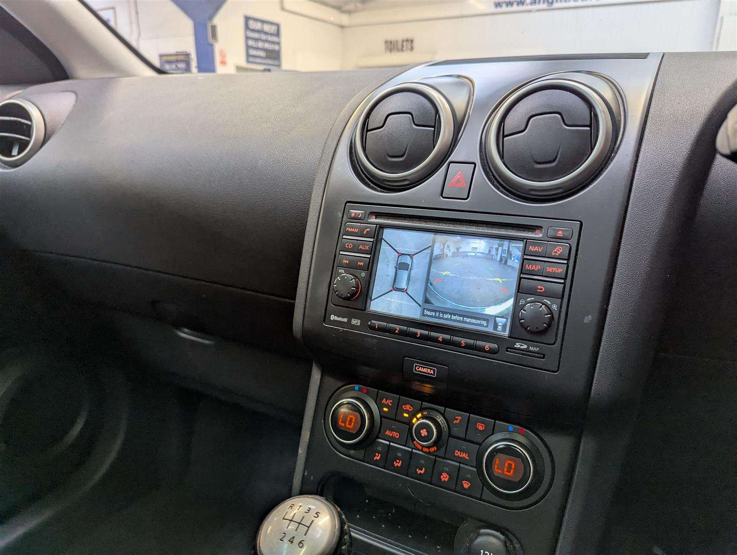 <p>2012 NISSAN QASHQAI N-TEC + DCI</p>