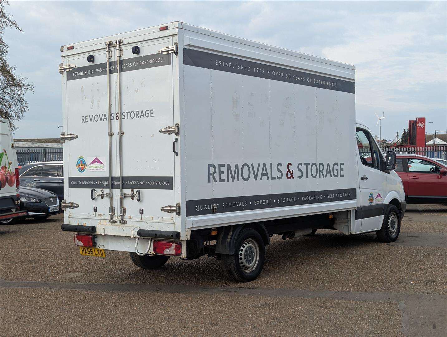 <p>2006 MERCEDES BOX VAN</p>