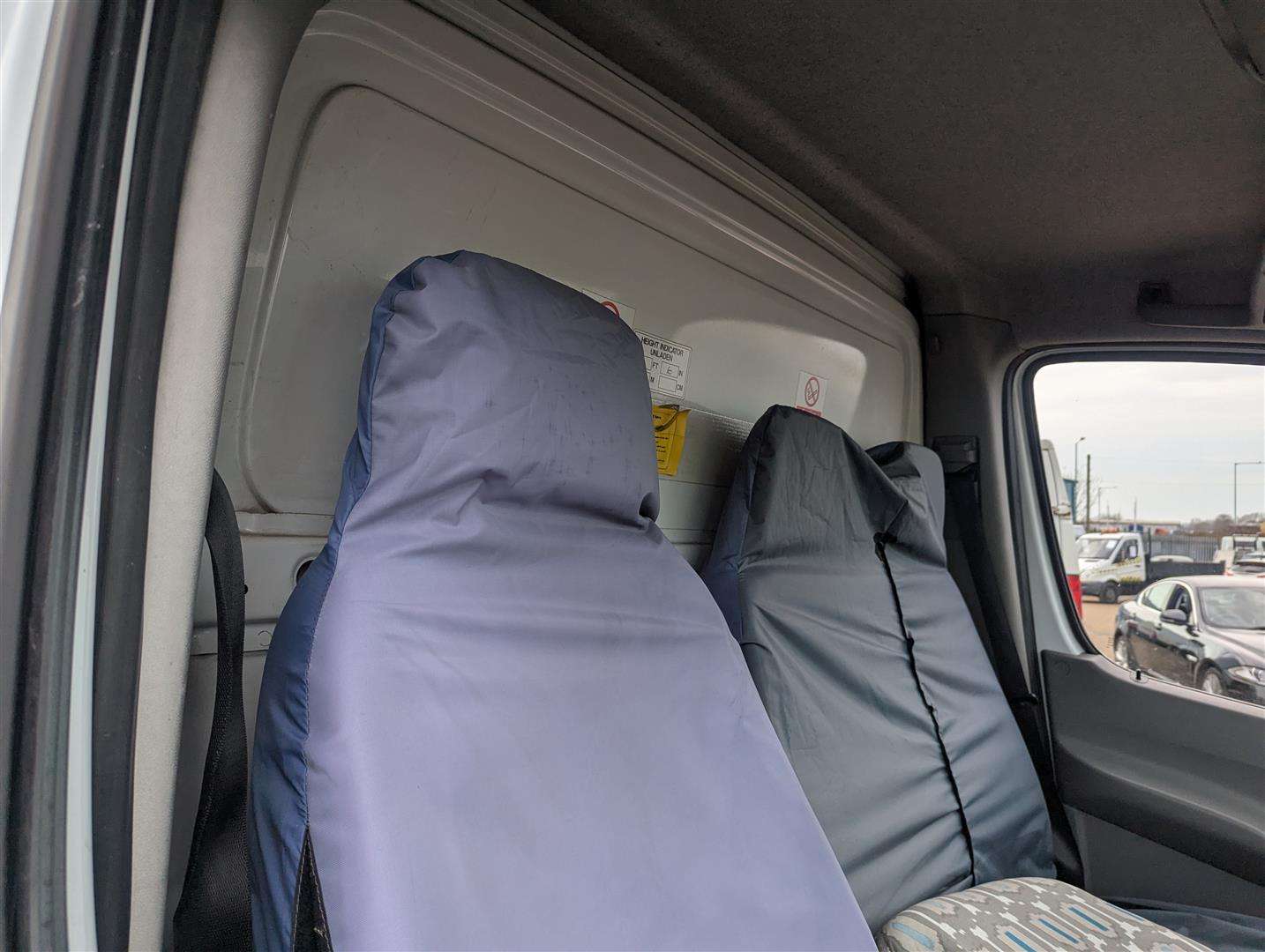<p>2006 MERCEDES BOX VAN</p>
