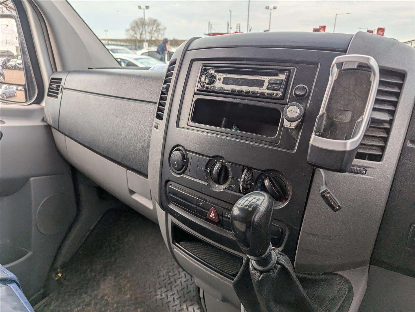 <p>2006 MERCEDES BOX VAN</p>