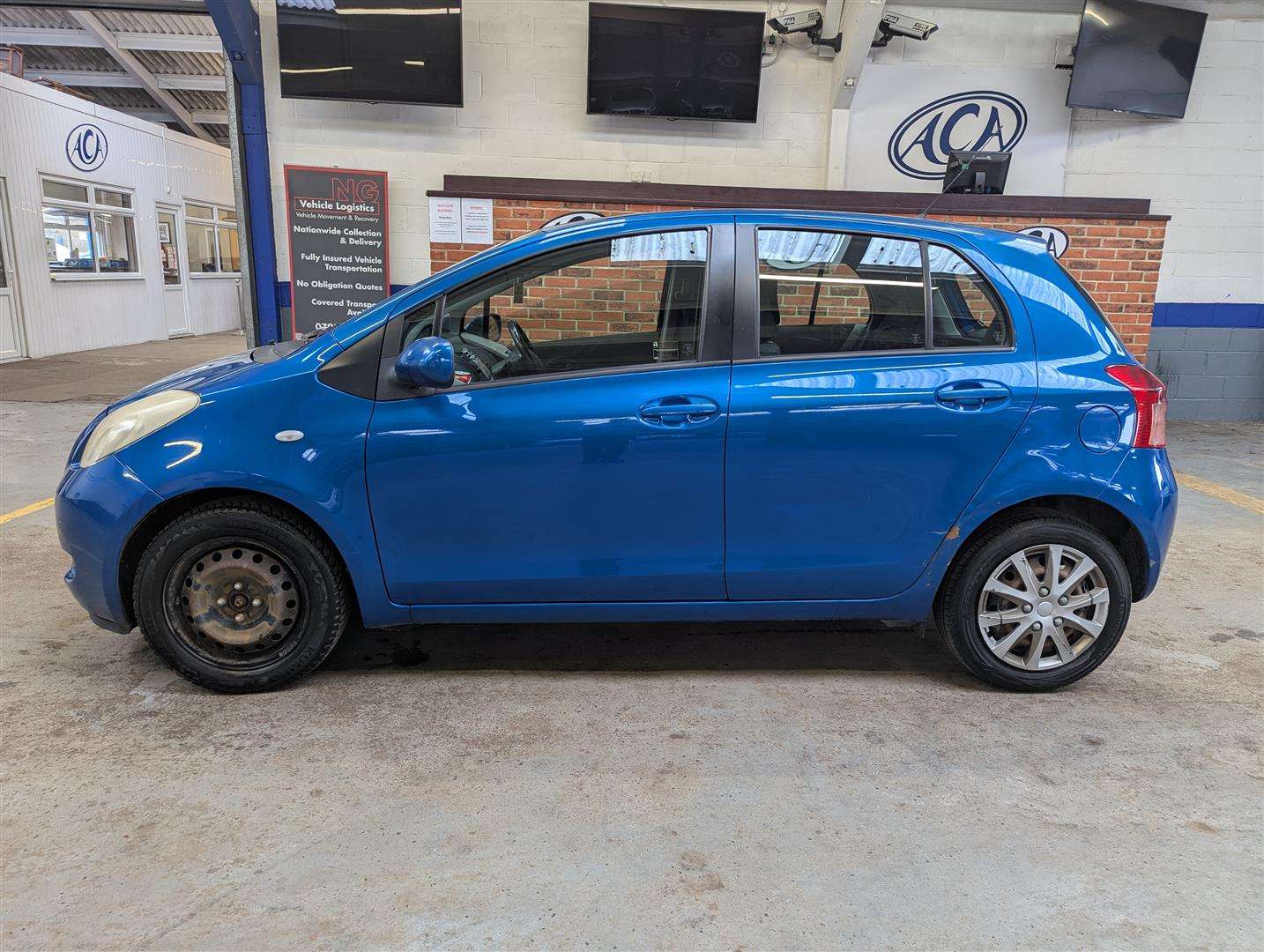 <p>2006 TOYOTA YARIS T3</p>