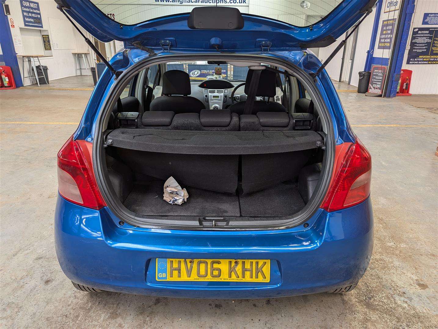 <p>2006 TOYOTA YARIS T3</p>