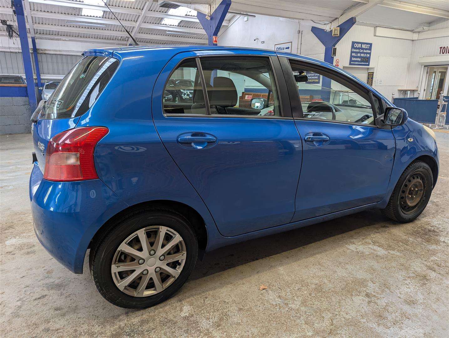 <p>2006 TOYOTA YARIS T3</p>