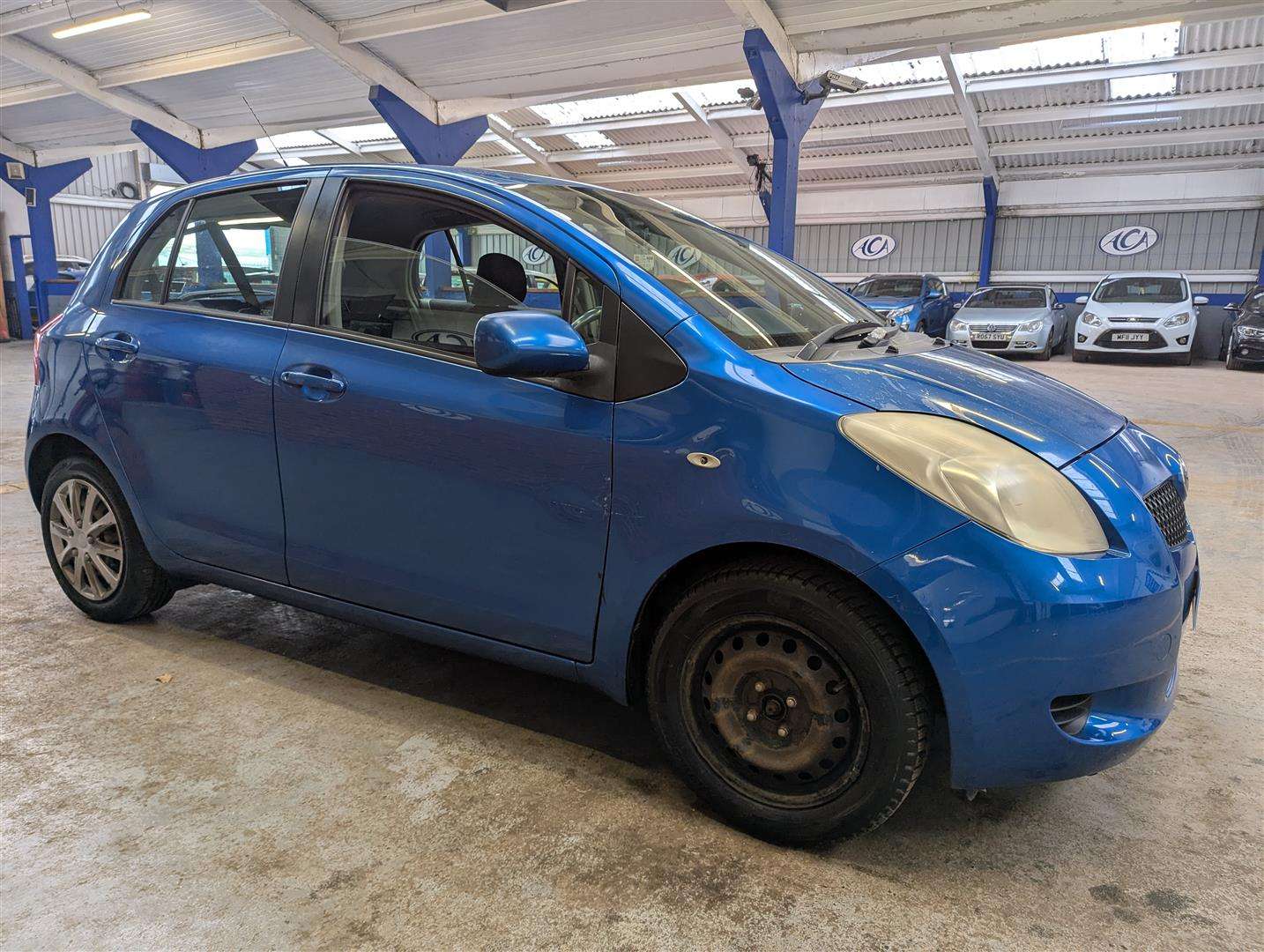 <p>2006 TOYOTA YARIS T3</p>