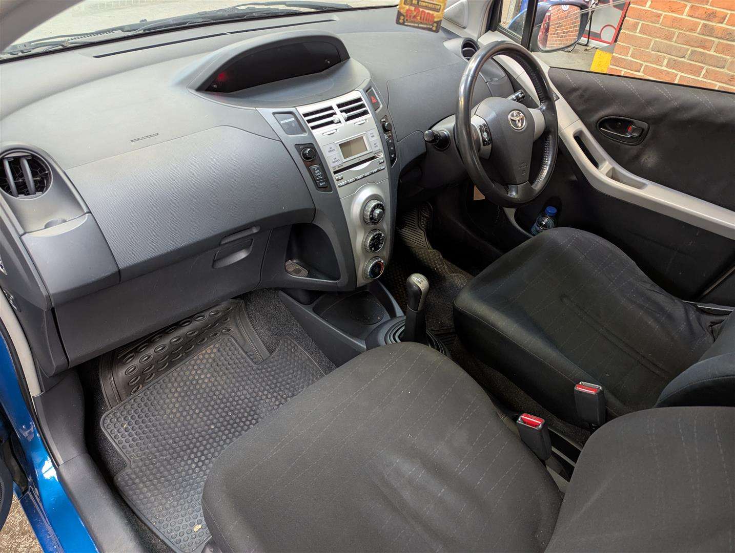 <p>2006 TOYOTA YARIS T3</p>