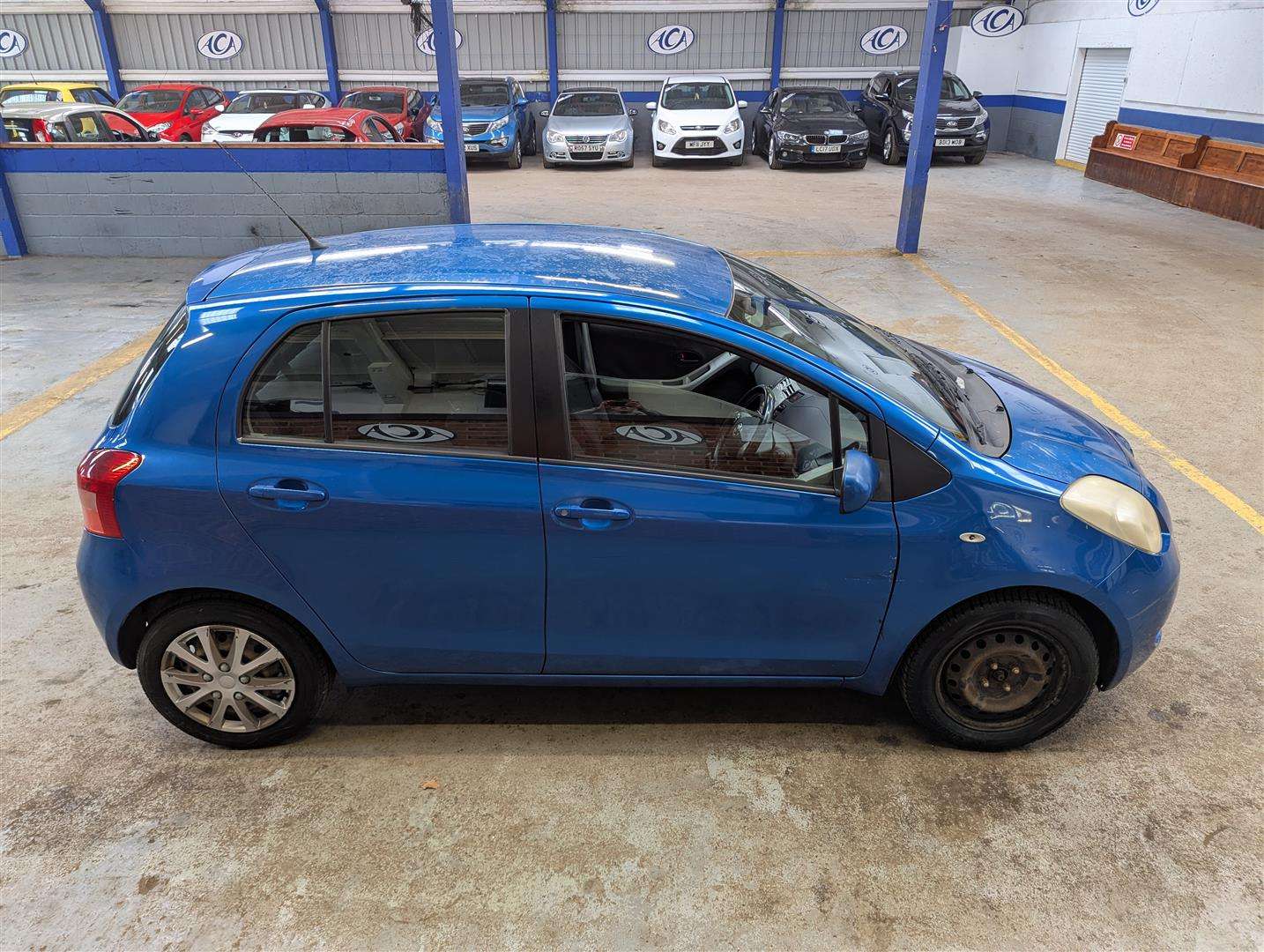 <p>2006 TOYOTA YARIS T3</p>