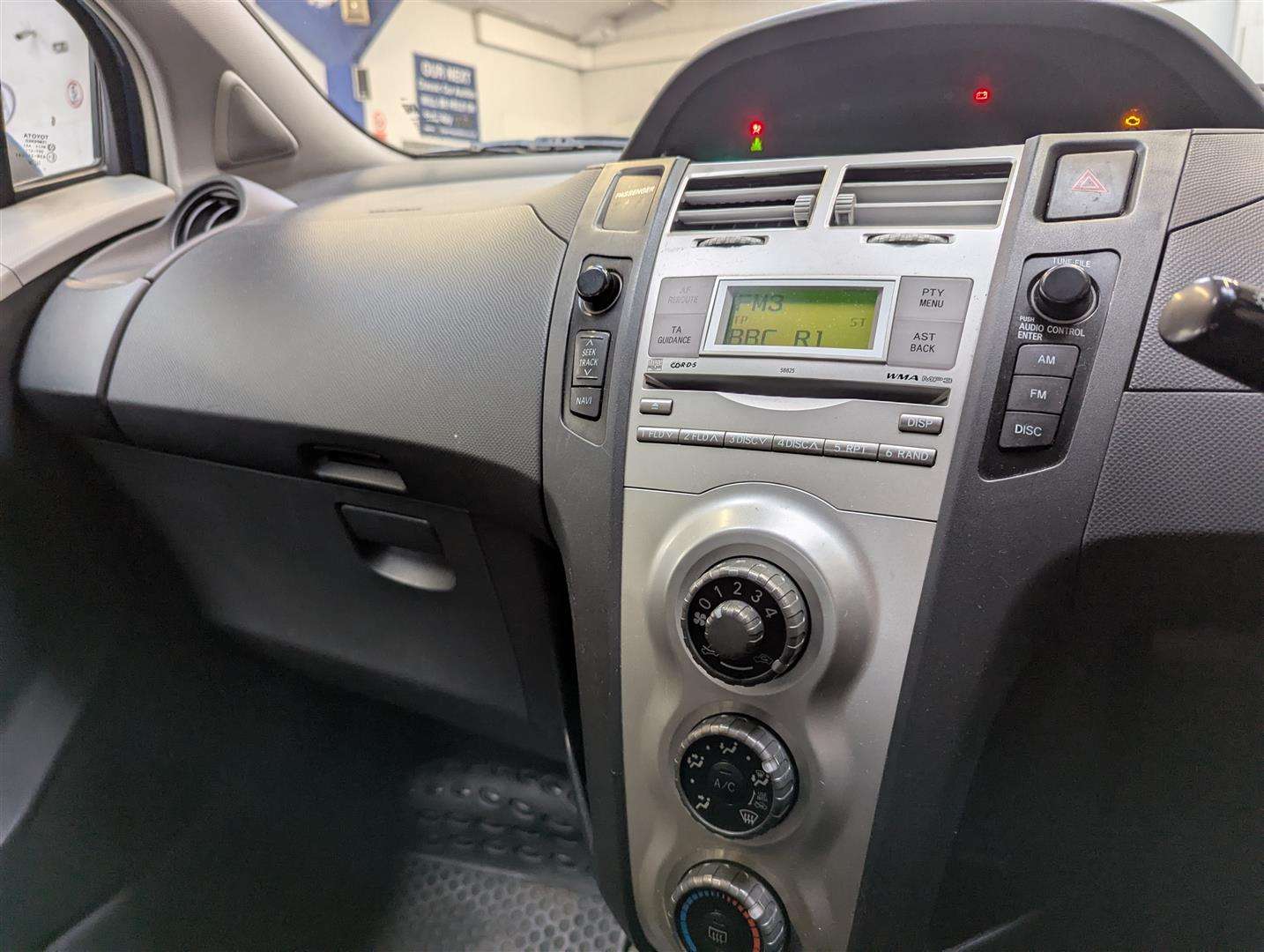<p>2006 TOYOTA YARIS T3</p>