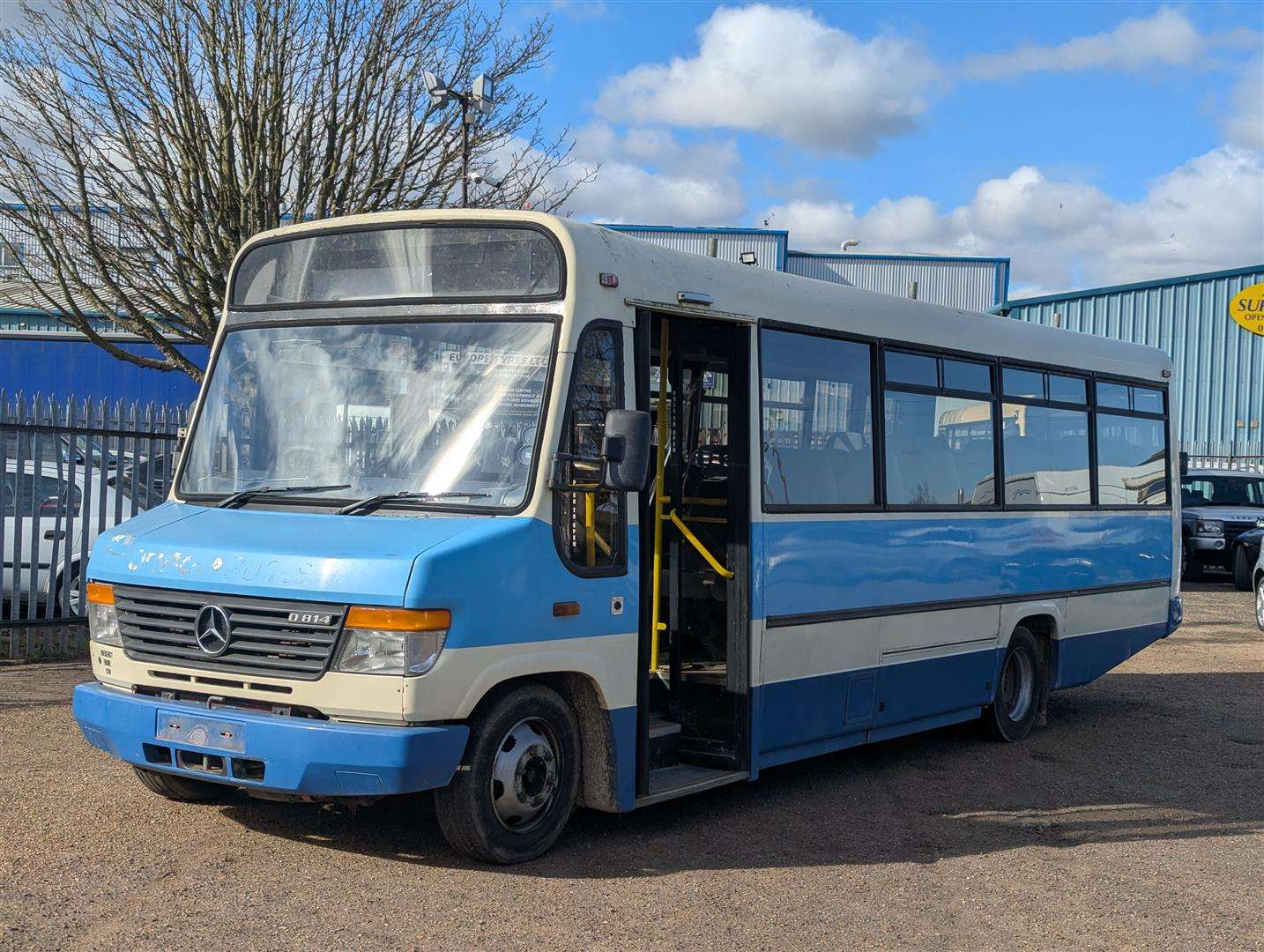 <p>2000 MERCEDES VARIO</p>