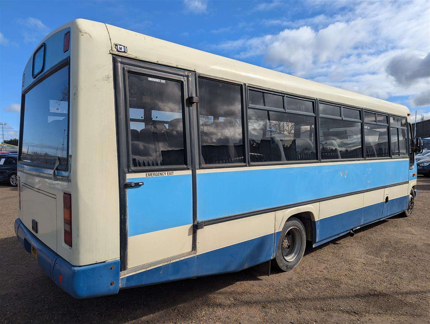 <p>2000 MERCEDES VARIO</p>