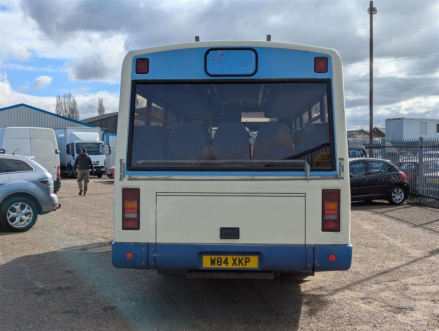 <p>2000 MERCEDES VARIO</p>