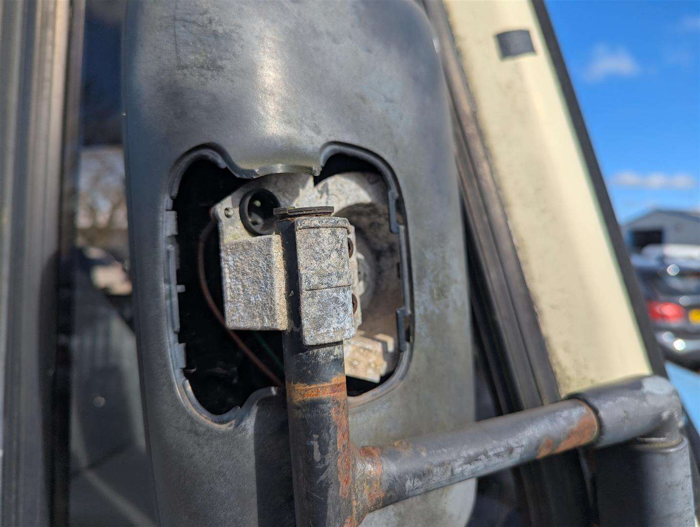 <p>2000 MERCEDES VARIO</p>