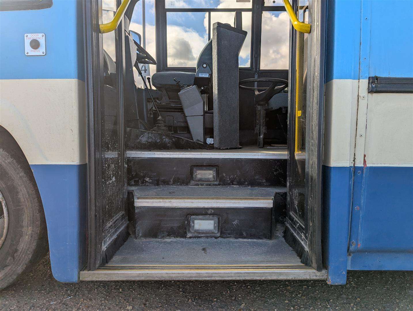 <p>2000 MERCEDES VARIO</p>