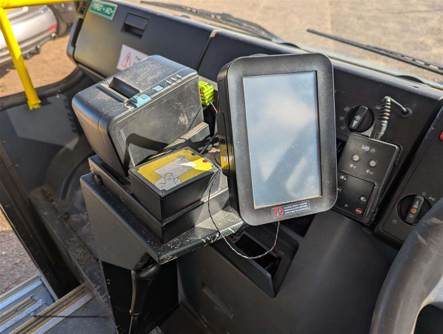 <p>2000 MERCEDES VARIO</p>