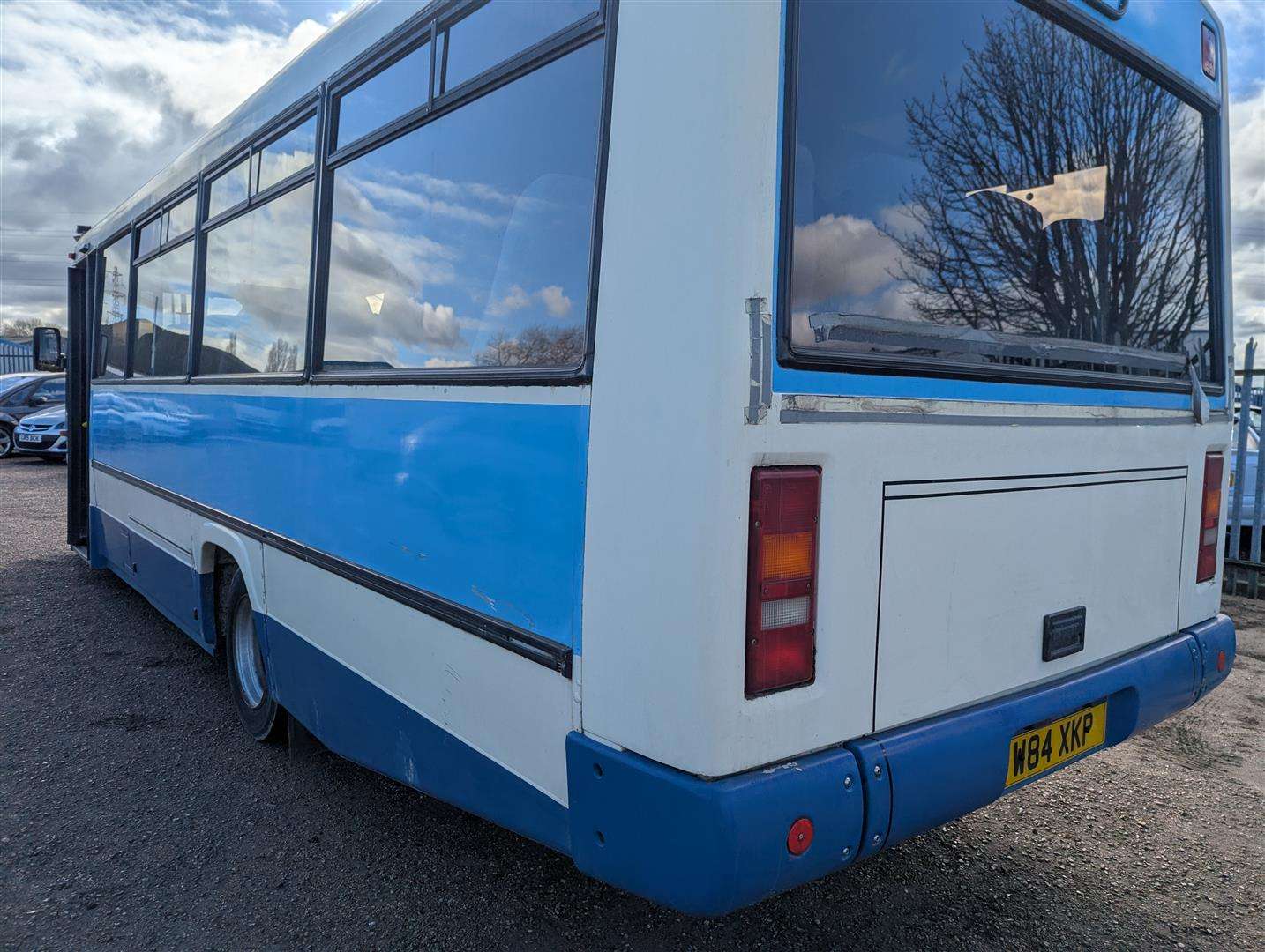 <p>2000 MERCEDES VARIO</p>