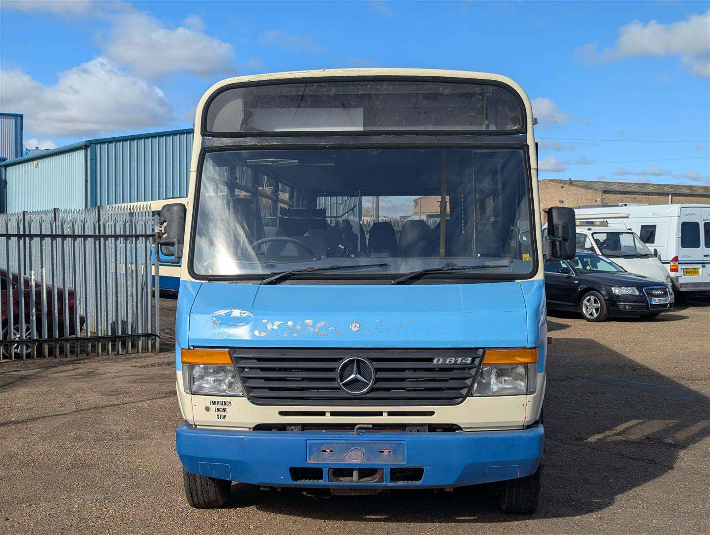 <p>2000 MERCEDES VARIO</p>