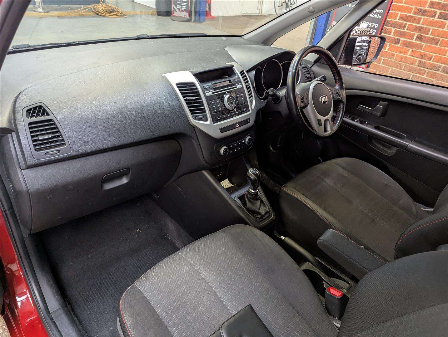 <p>2015 KIA VENGA SR7 CRDI</p>