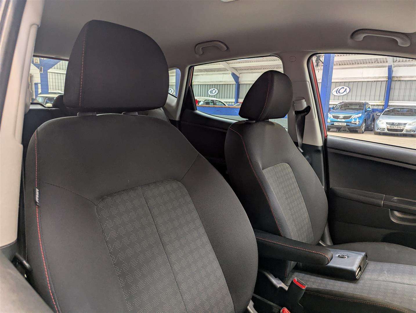 <p>2015 KIA VENGA SR7 CRDI</p>