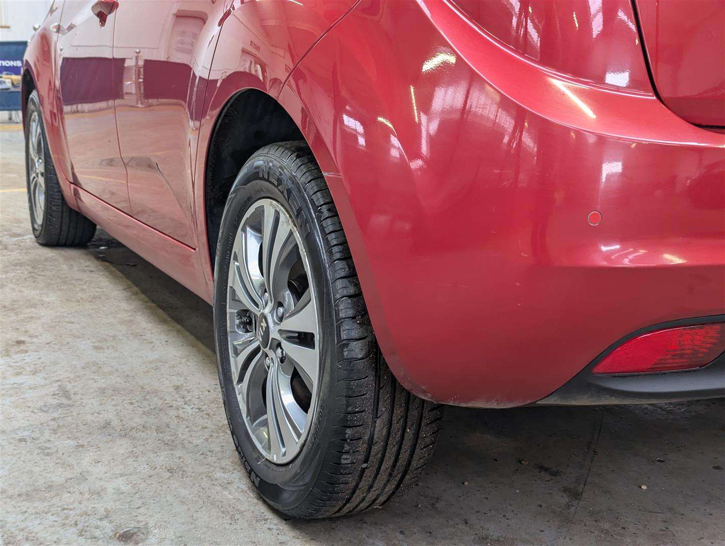 <p>2015 KIA VENGA SR7 CRDI</p>