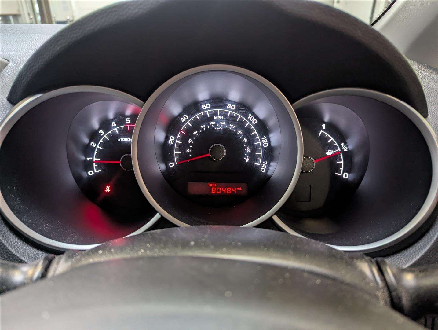 <p>2015 KIA VENGA SR7 CRDI</p>